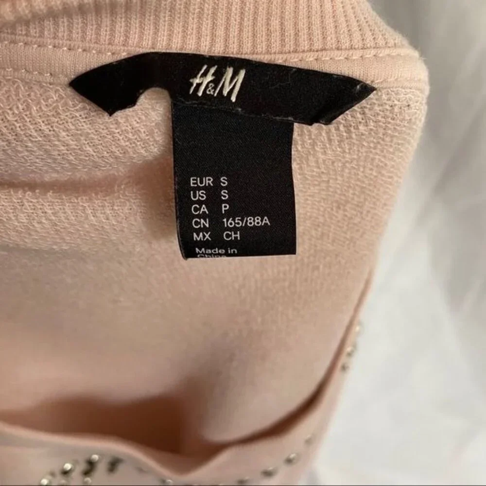 H&M Rhinestone Sweatshirt Light Pink 3/4 Sleeve Sweater Size S - Picture 2 of 11